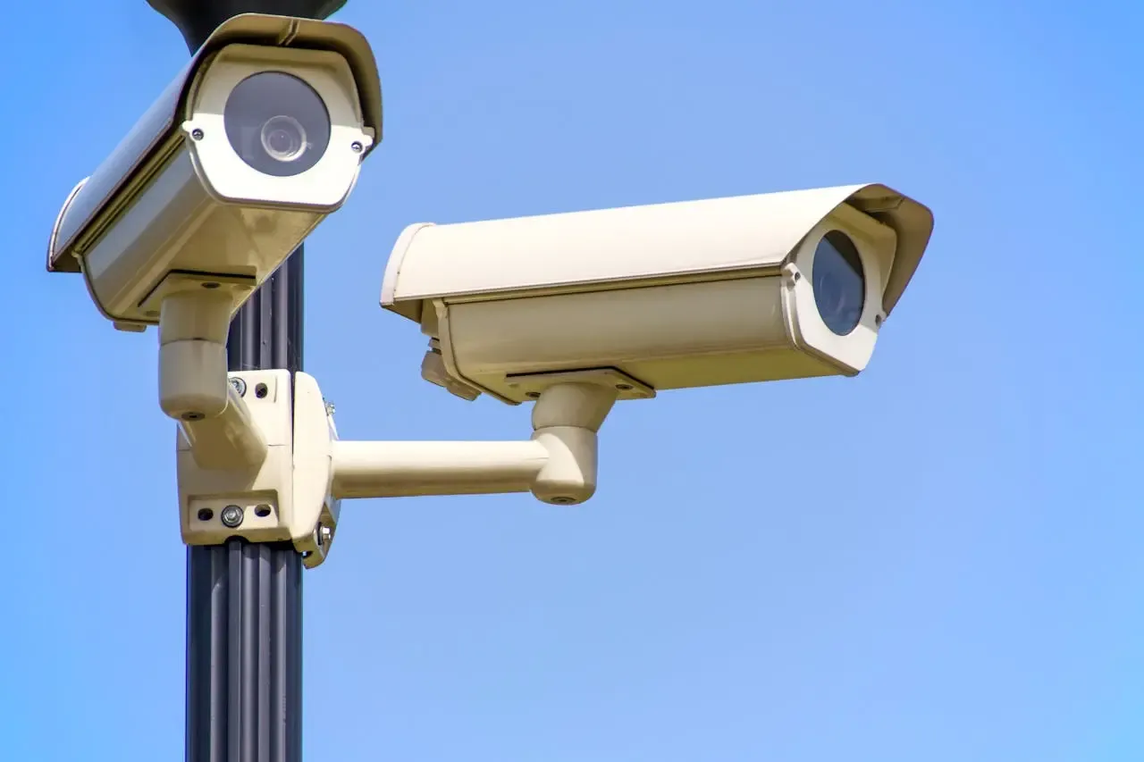 Cámaras de seguridad monitoreando perimetro